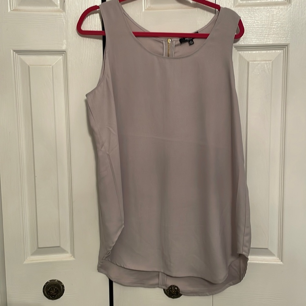 Sleeveless blouse